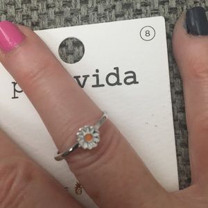 New Puravida Daisy rings!